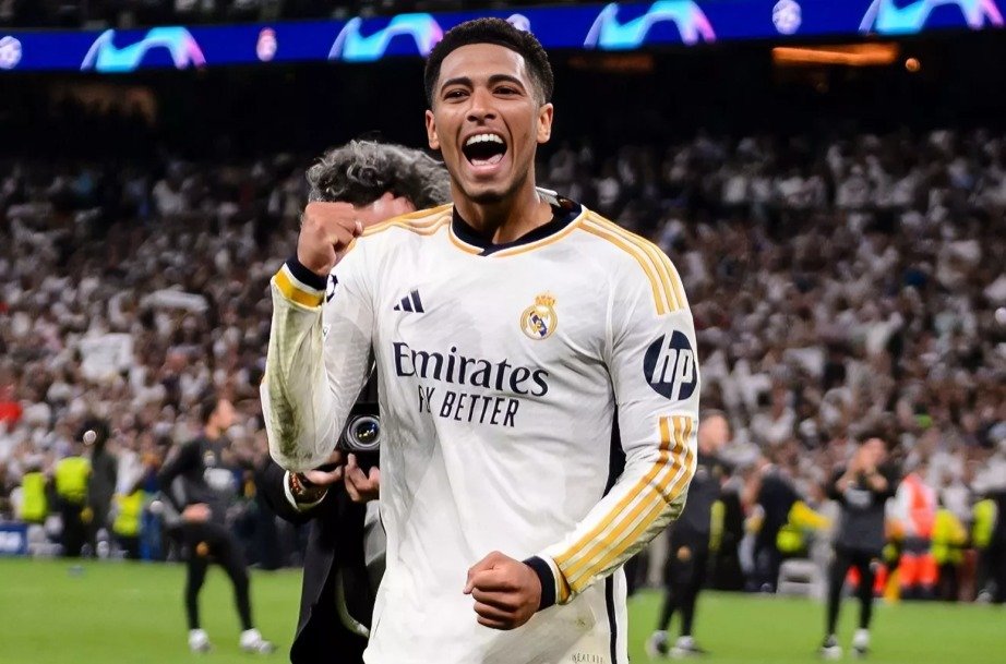 Top 10 Best Midfielders in the World 2025