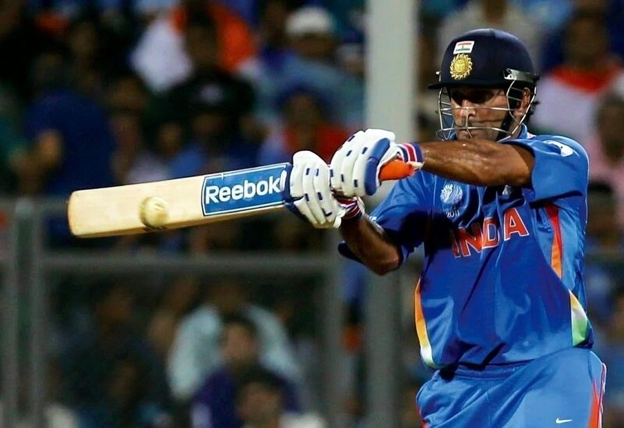 Golden Treasures: Top 10 Most Expensive Cricket Bats in History 10 Golden Treasures: Top 10 Most Expensive Cricket Bats in History