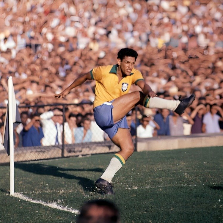 Top 10 Most Skillful Players in Football History: Dazzling Masters of Flair and Creativity