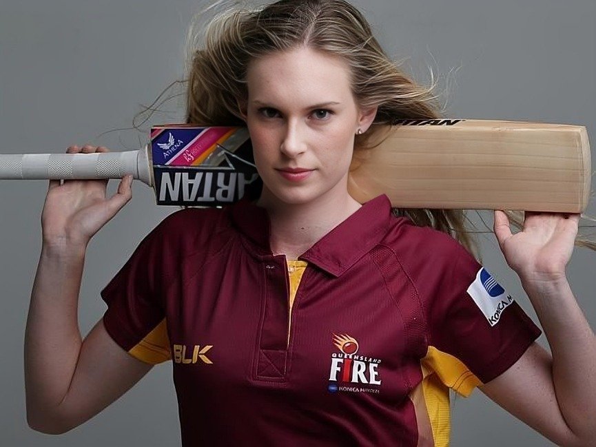 Top 10 Most Stunning Female Cricketers Of All Time