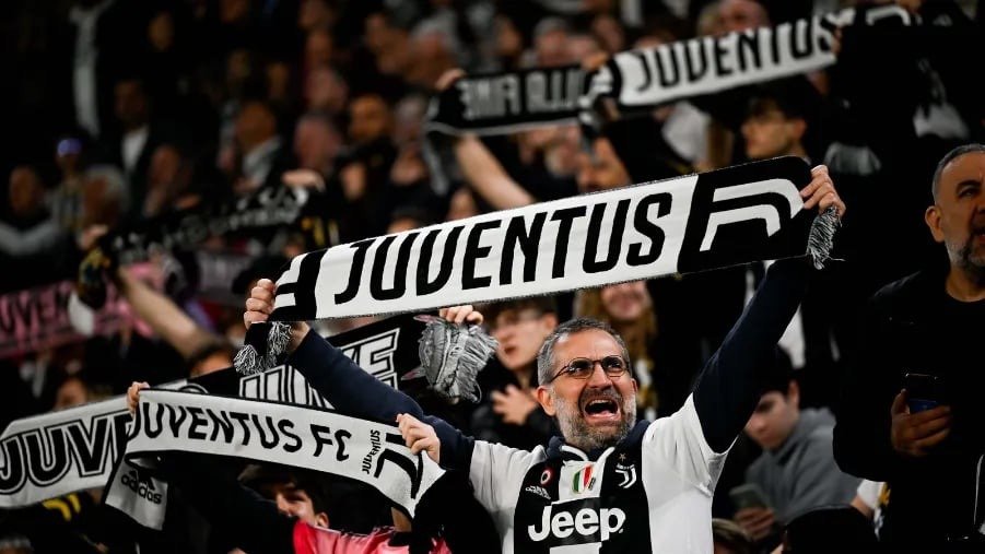 Iconic Football Clubs in World History
