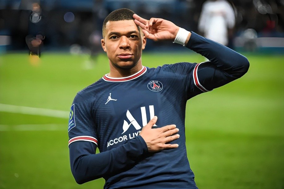 Top 10 Most Followed Footballers on Instagram (2025) – Ultimate Ranking