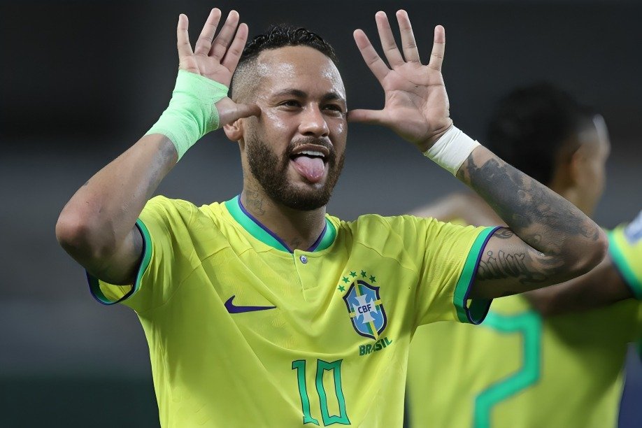Top 10 Shocking Most Expensive World Football Transfers of All Time 12 Top 10 Shocking Most Expensive World Football Transfers of All Time