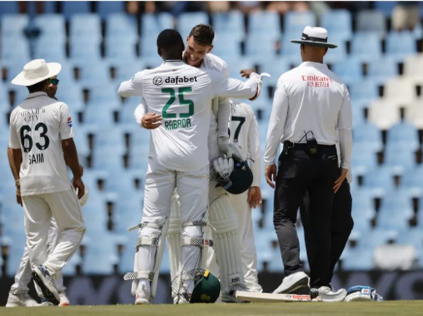 South Africa Didn't Go Away, yet Pakistan Dominates with Unstoppable Batting