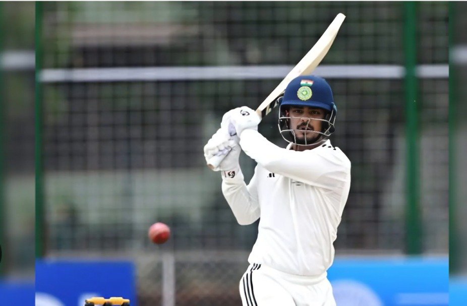 Bitten and shy Kishan shows off his new gears in commanding Ranji century 3 Bitten and shy Kishan shows off his new gears in commanding Ranji century