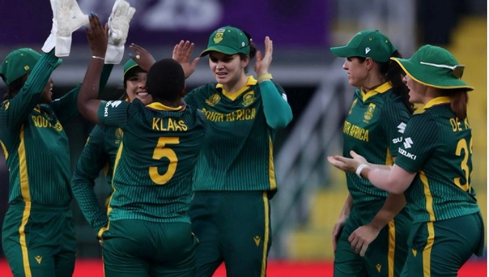 Brits Help SA Cruise to Easy Win in Rain-Marred Match 3 Brits Help SA Cruise to Easy Win in Rain-Marred Match