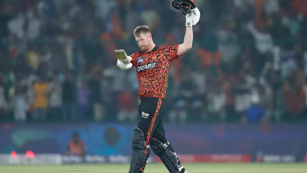 Top 10 Legendary Players with the Fastest Centuries in IPL