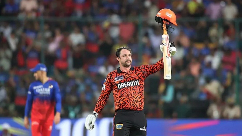 Top 10 Legendary Players with the Fastest Centuries in IPL