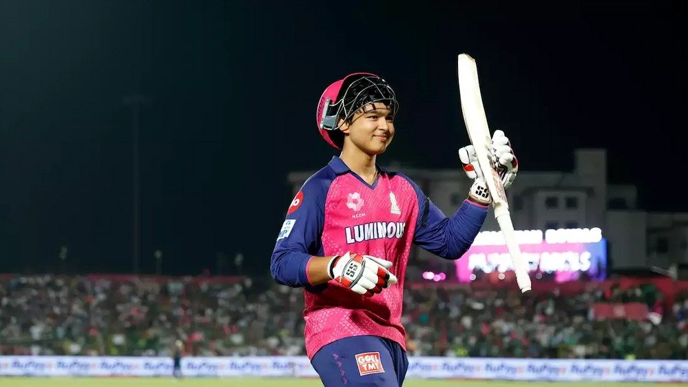 Top 10 Legendary Players with the Fastest Centuries in IPL