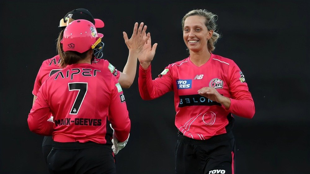 Powerful Comeback: Gardner Shines as Sixers End Hurricanes’ Dominance 3 Powerful Comeback: Gardner Shines as Sixers End Hurricanes’ Dominance