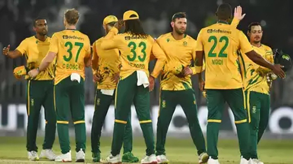 Haze Dew and a Fresh Test Awaits India Before a Critical, Pressure-Packed T20I vs South Africa 3 Haze Dew and a Fresh Test Awaits India Before a Critical, Pressure-Packed T20I vs South Africa