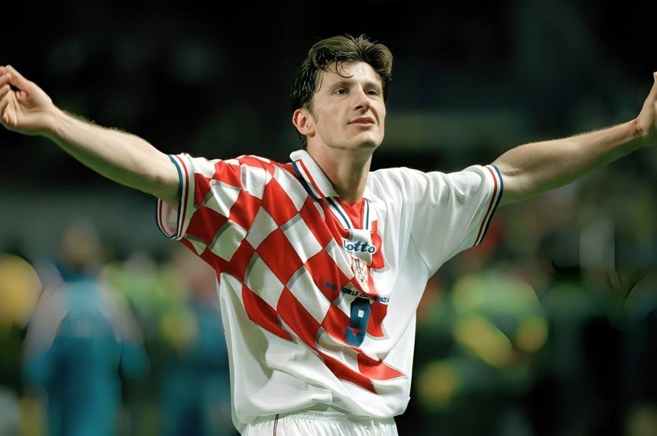 Top 10 Most Underrated Football Players in History