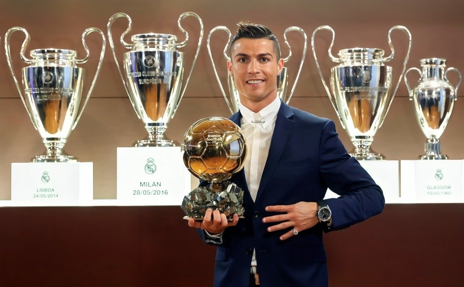 Top 5 Football Players Who Dominated the Ballon d'Or Awards 4 Top 5 Football Players Who Dominated the Ballon d'Or Awards