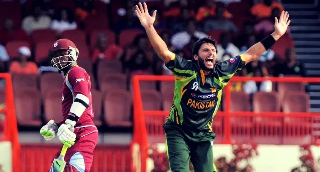 Top 5 Best Bowlings Figures in ODIs History