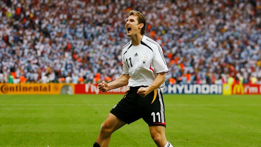 Top 5 Football Players With Most Goals in a Single World Cup 7 Top 5 Football Players With Most Goals in a Single World Cup