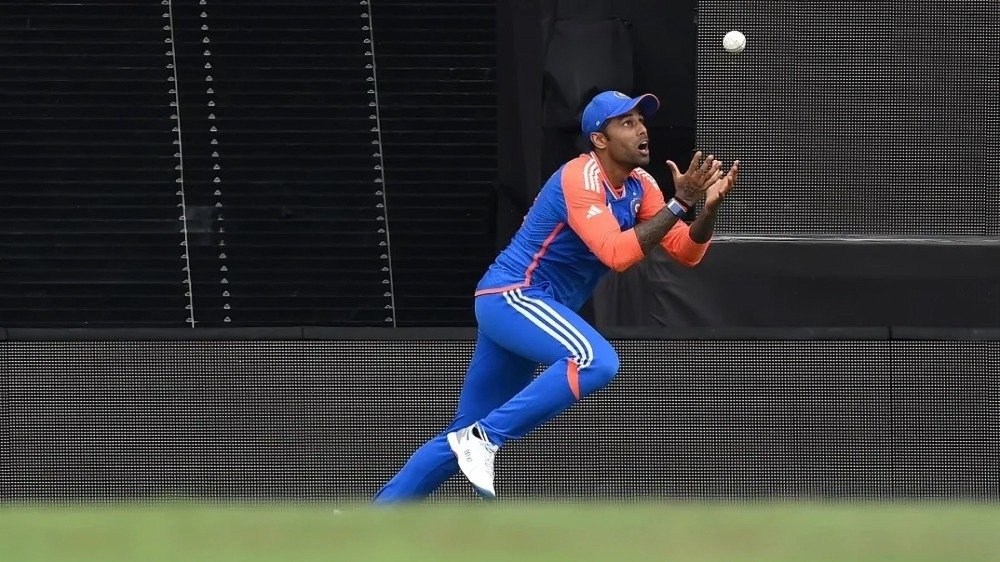 Top 5 Craziest Catches in the Cricket History