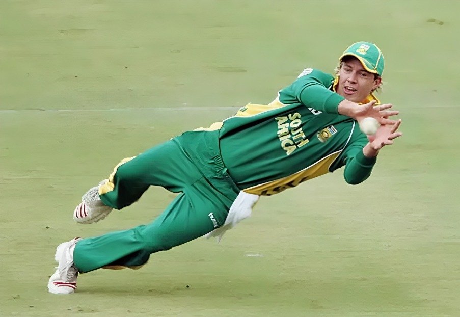 Top 10 Best Catches in Cricket History