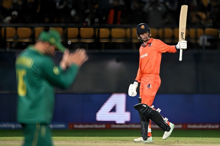 Top 10 Players With Most Runs in a Series by WicketKeeper in ODIs 3 Top 10 Players With Most Runs in a Series by WicketKeeper in ODIs