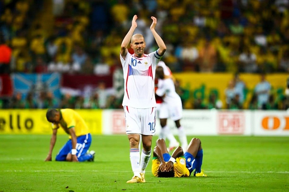 Ranking the Top 10 Men’s Soccer Players of the 21st Century 6 Ranking the Top 10 Men’s Soccer Players of the 21st Century