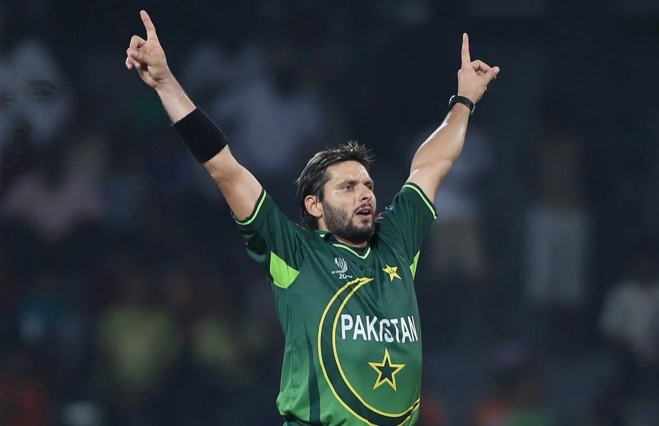 Top 10 Longest Sixes in Cricket History - Sports Samrath