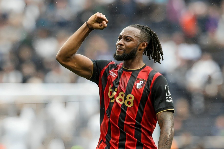 Top 5 Highest Scoring Midfielders in FPL 2025/26 Season 4 Top 5 Highest Scoring Midfielders in FPL 2025/26 Season - Sports Samrath
