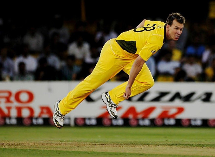 Top 5 Best Fastest Bowlers in Cricket History 5 Top 5 Best Fastest Bowlers in Cricket History - Sports Samrath