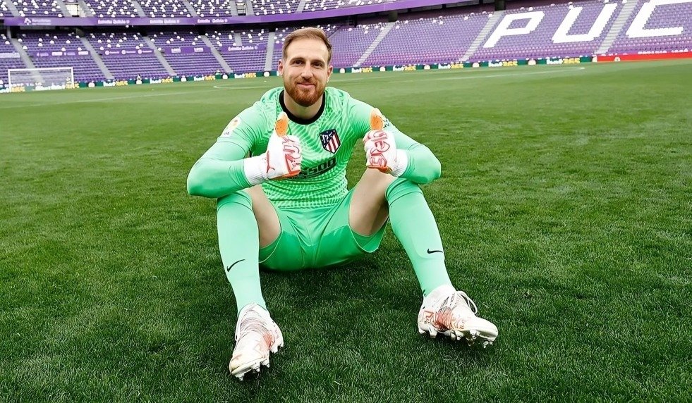 Best Goalkeeper in the World: Top 10 Goalkeepers in 2026 - Sports Samrath