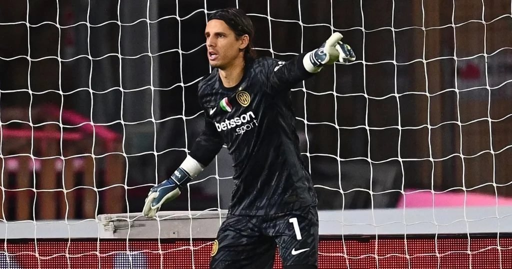 Best Goalkeeper in the World: Top 10 Goalkeepers in 2026 - Sports Samrath